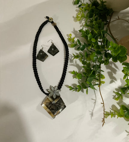 Diamond Pearl Shell Necklace Set