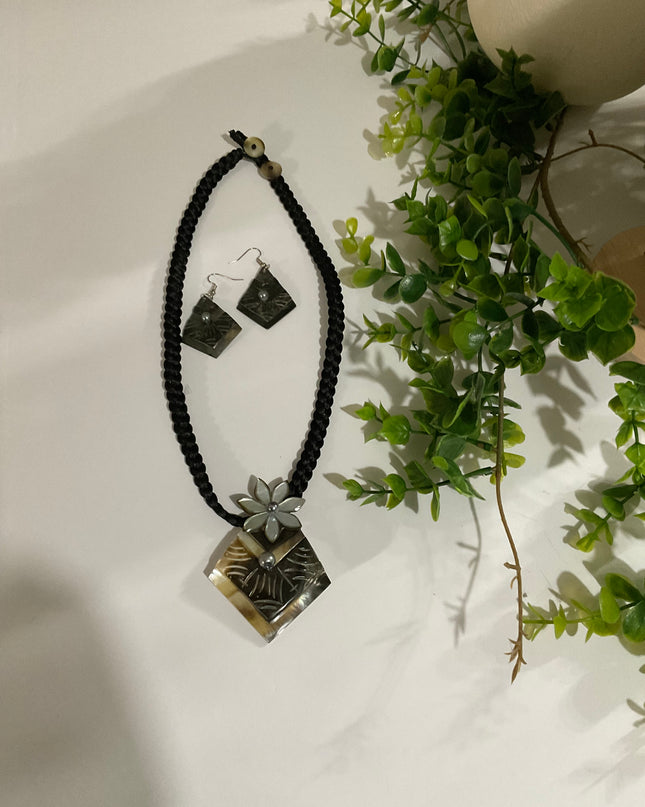 Diamond Pearl Shell Necklace Set