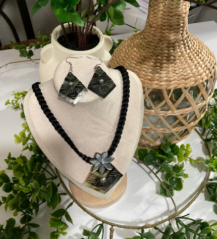 Diamond Pearl Shell Necklace Set