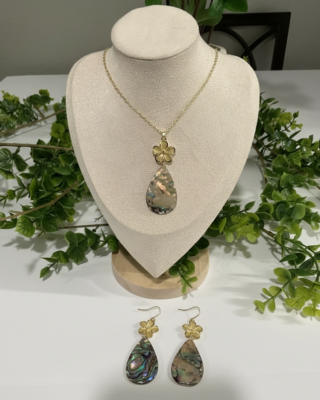 Island Blossom Teardrop Shell Jewelry Set
