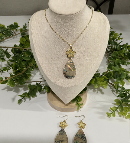 Island Blossom Teardrop Shell Jewelry Set