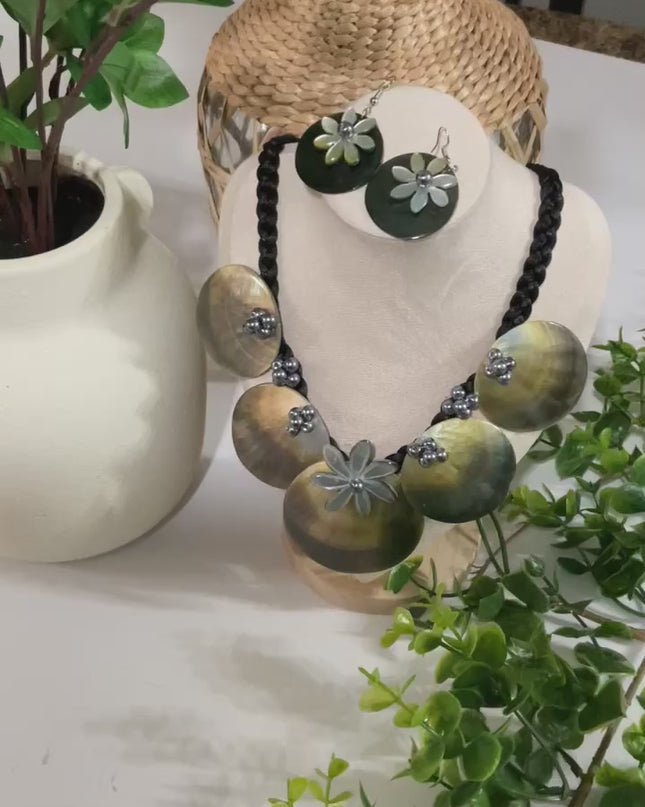 Mother of Pearl Flower Necklace & Earring Set