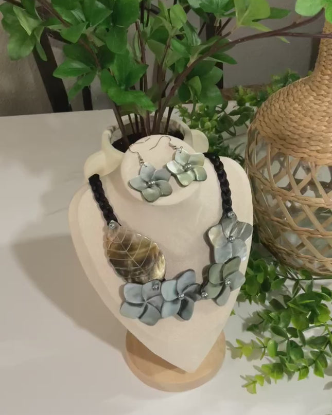 Island Bloom Mother-of-Pearl Jewelry Set